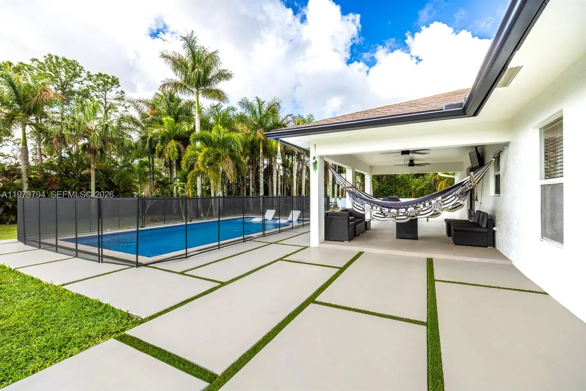 15780 N 75th Ln N, Loxahatchee FL 33470