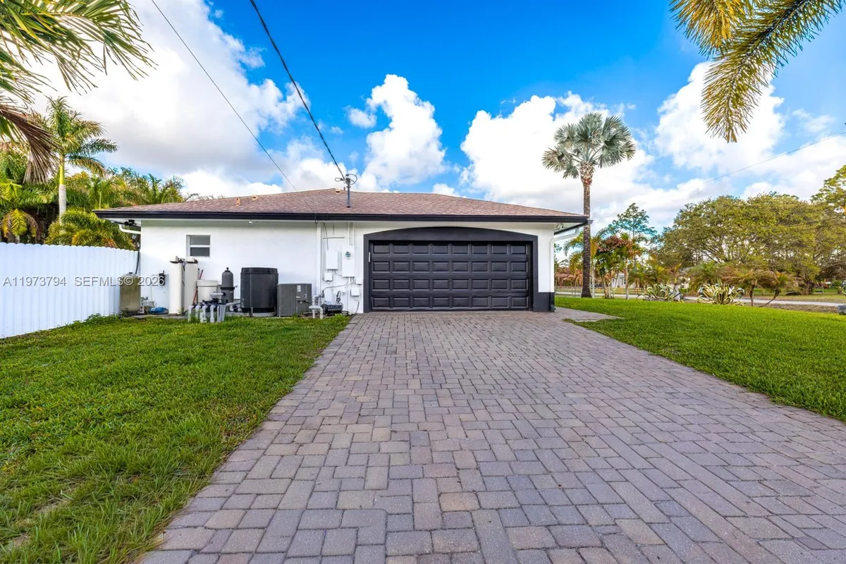 15780 N 75th Ln N, Loxahatchee FL 33470