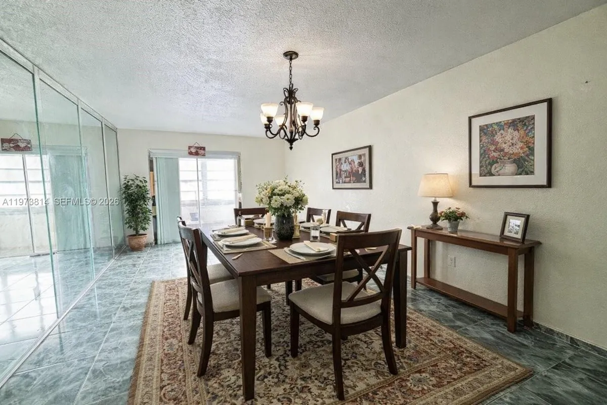 140 Royal Palm Rd # 202, Hialeah Gardens FL 33016