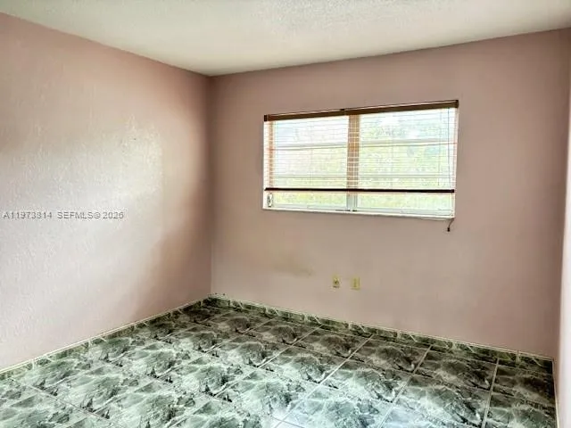 140 Royal Palm Rd # 202, Hialeah Gardens FL 33016