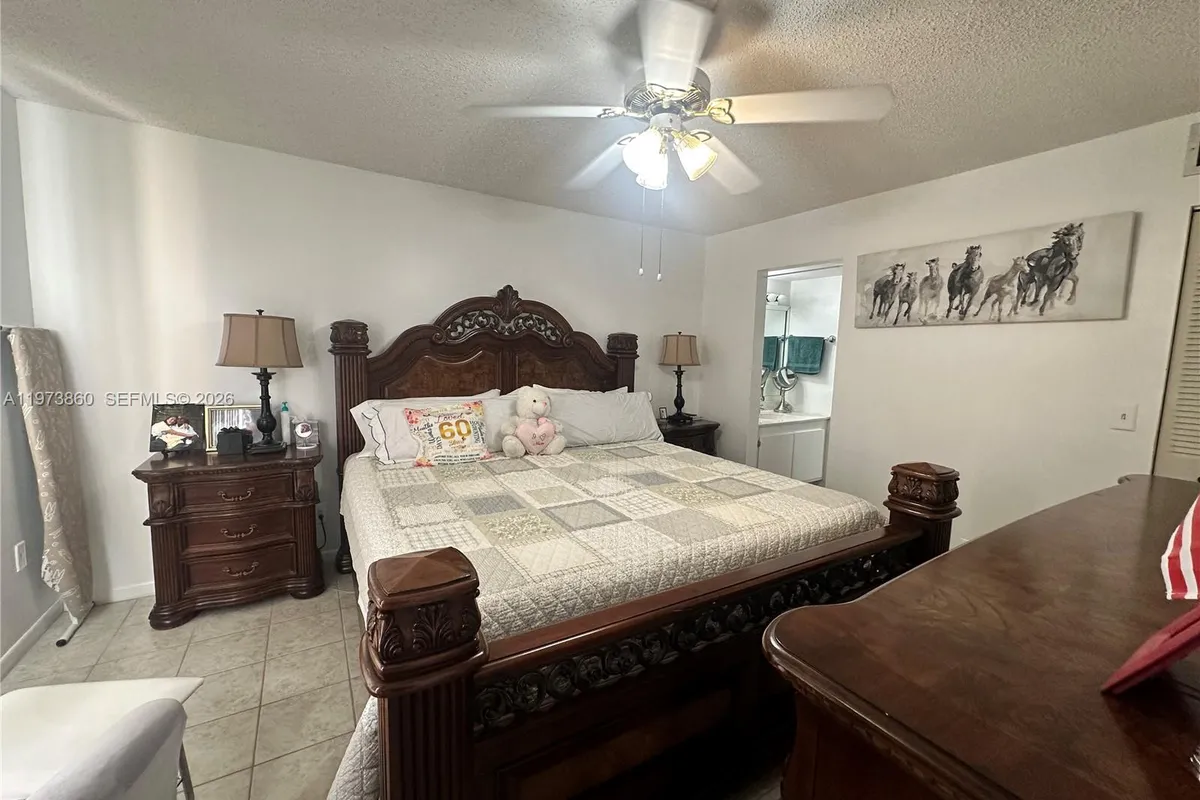 10434 Sunrise Lakes Blvd # 102, Sunrise FL 33322