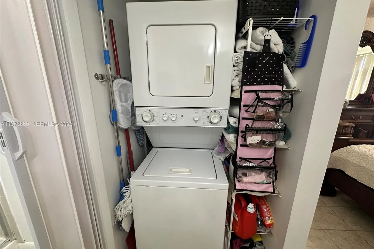 10434 Sunrise Lakes Blvd # 102, Sunrise FL 33322