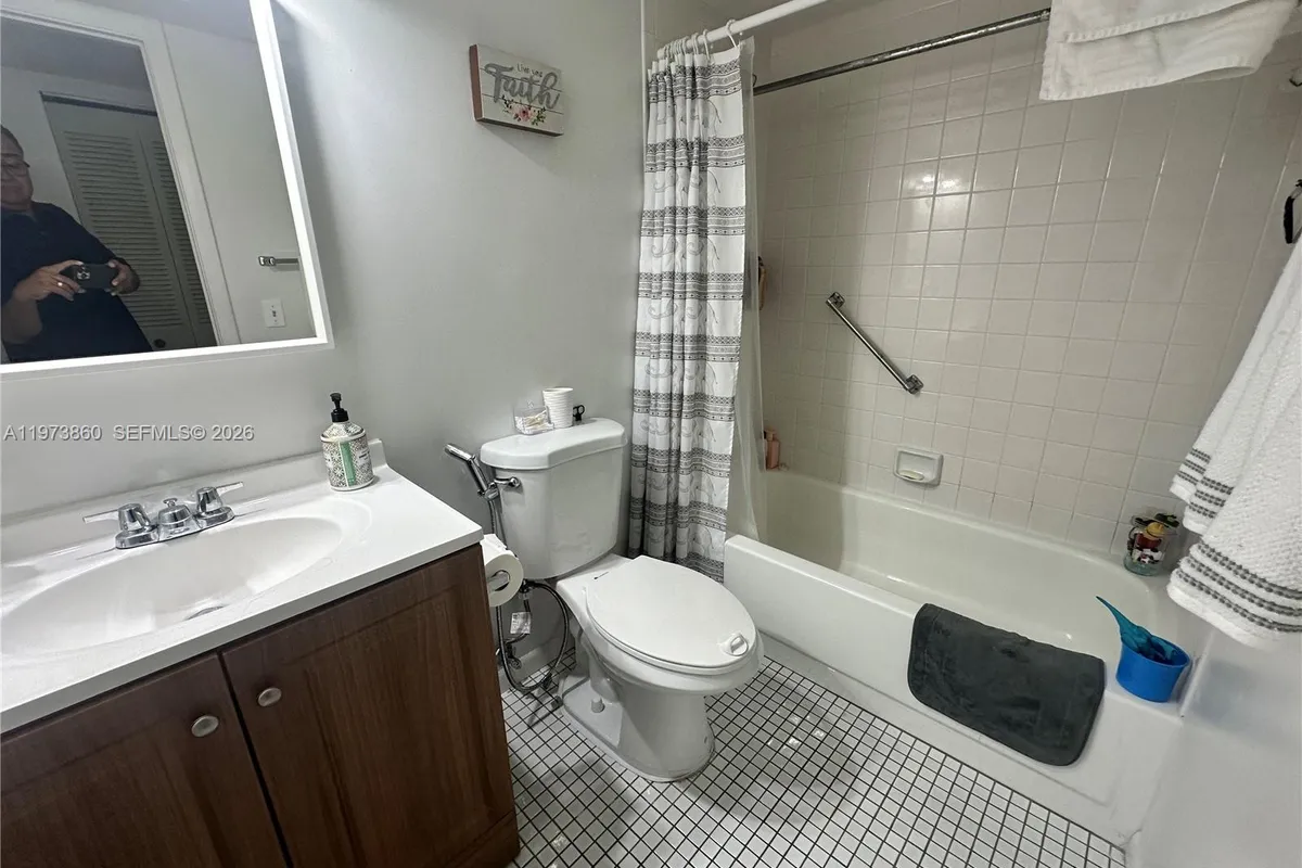 10434 Sunrise Lakes Blvd # 102, Sunrise FL 33322