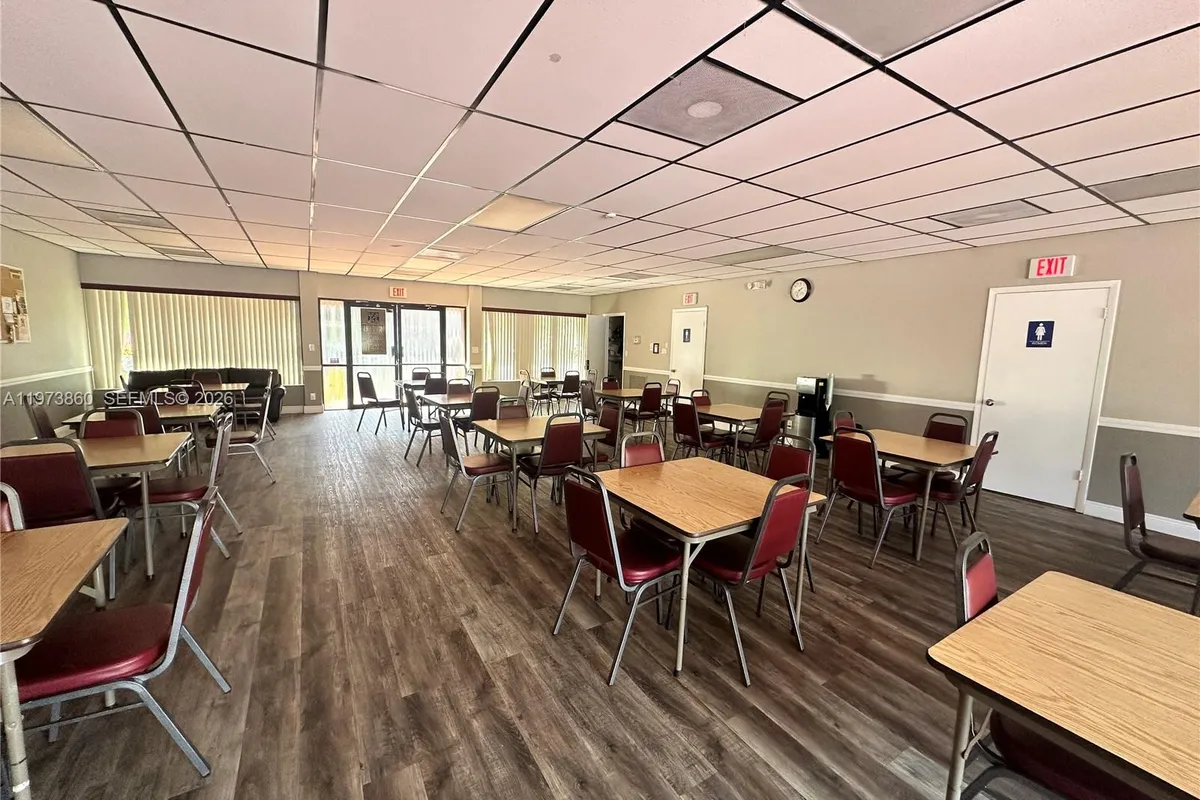 10434 Sunrise Lakes Blvd # 102, Sunrise FL 33322