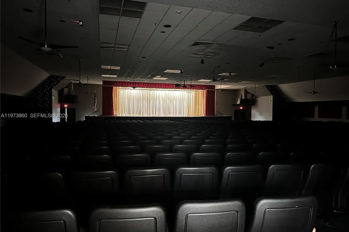 10434 Sunrise Lakes Blvd # 102, Sunrise FL 33322