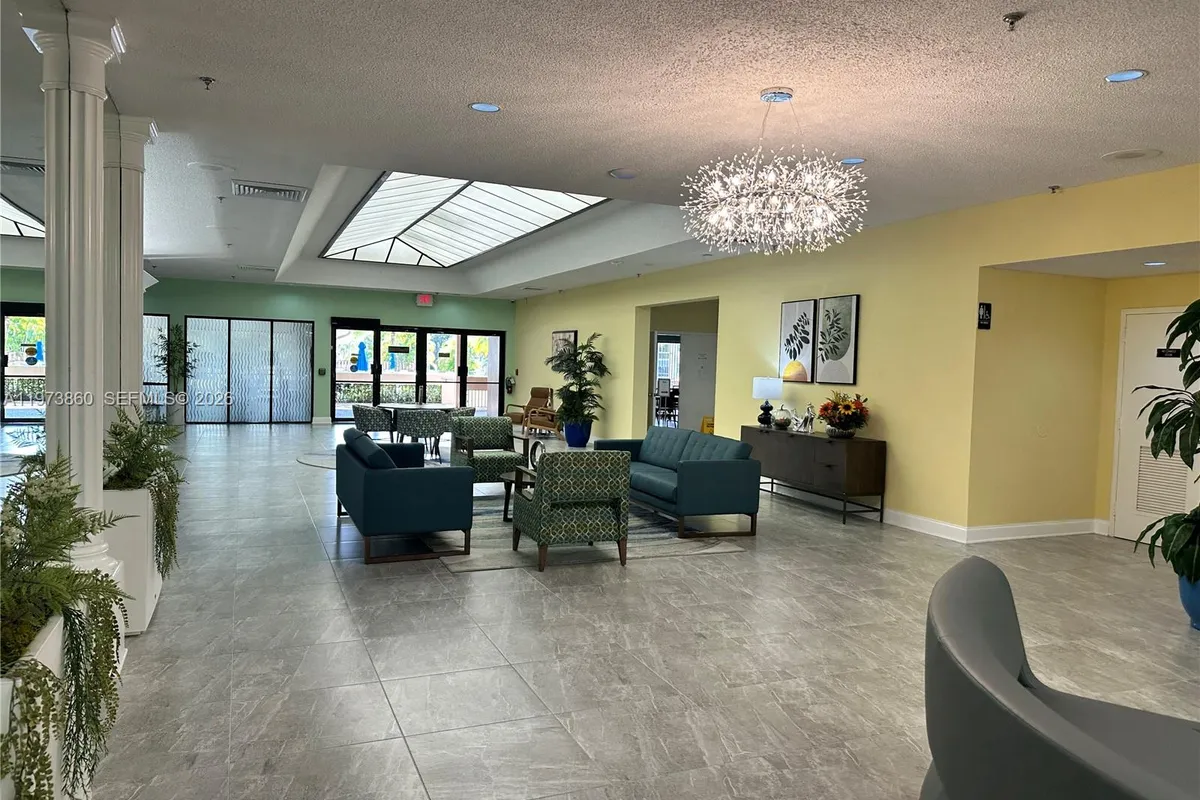 10434 Sunrise Lakes Blvd # 102, Sunrise FL 33322