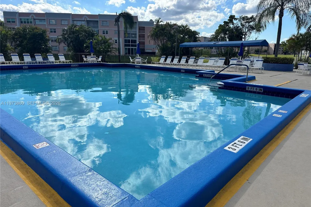 10434 Sunrise Lakes Blvd # 102, Sunrise FL 33322