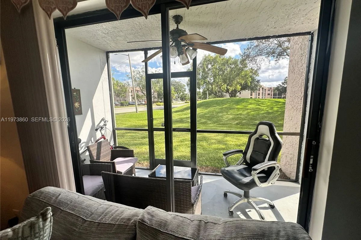 10434 Sunrise Lakes Blvd # 102, Sunrise FL 33322