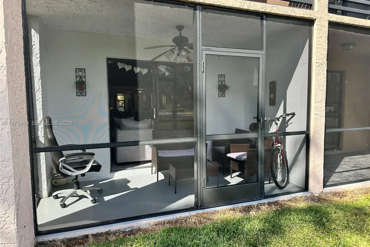 10434 Sunrise Lakes Blvd # 102, Sunrise FL 33322