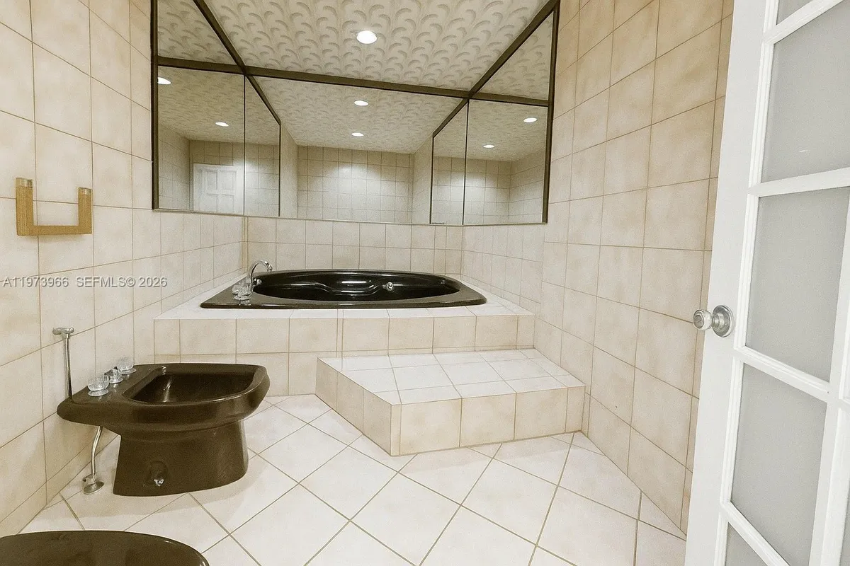 1915 Country Club Prado, Coral Gables FL 33134