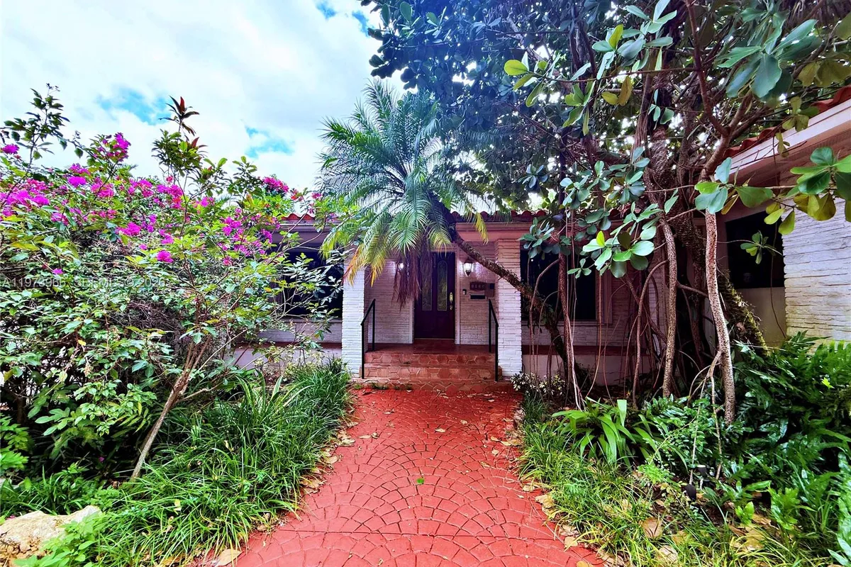 1915 Country Club Prado, Coral Gables FL 33134