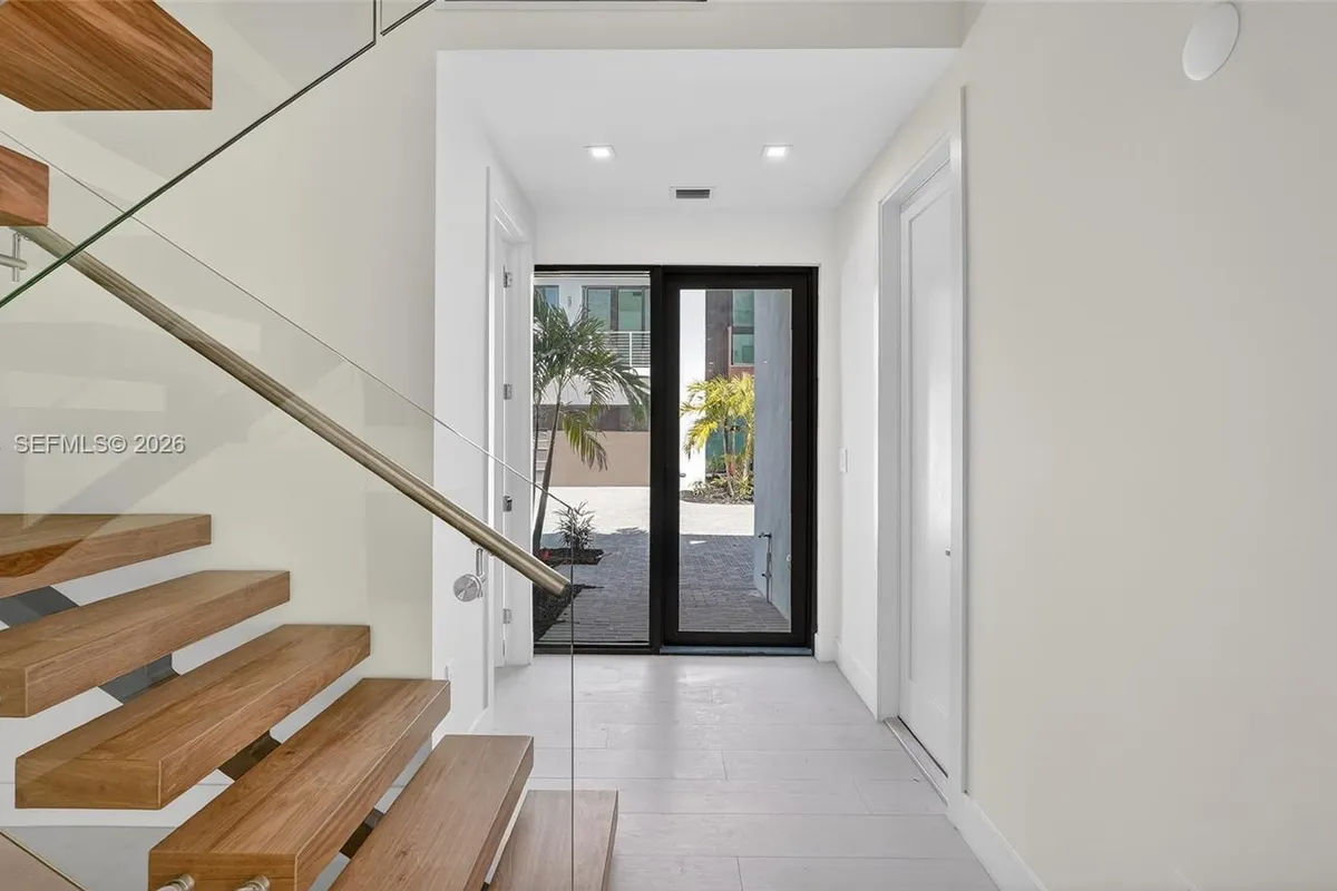 4652 SW 32ND AVE # B2, Dania Beach FL 33312