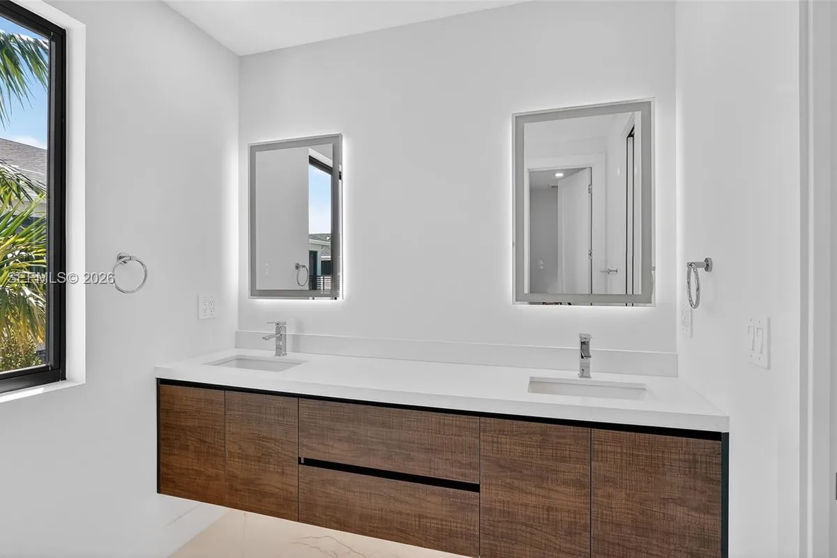 4652 SW 32ND AVE # B2, Dania Beach FL 33312