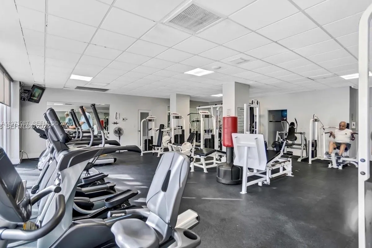 3140 S Ocean Dr # 1812, Hallandale Beach FL 33009