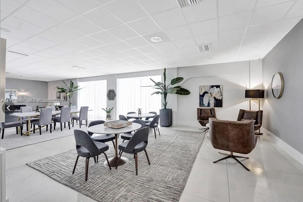 3140 S Ocean Dr # 1812, Hallandale Beach FL 33009