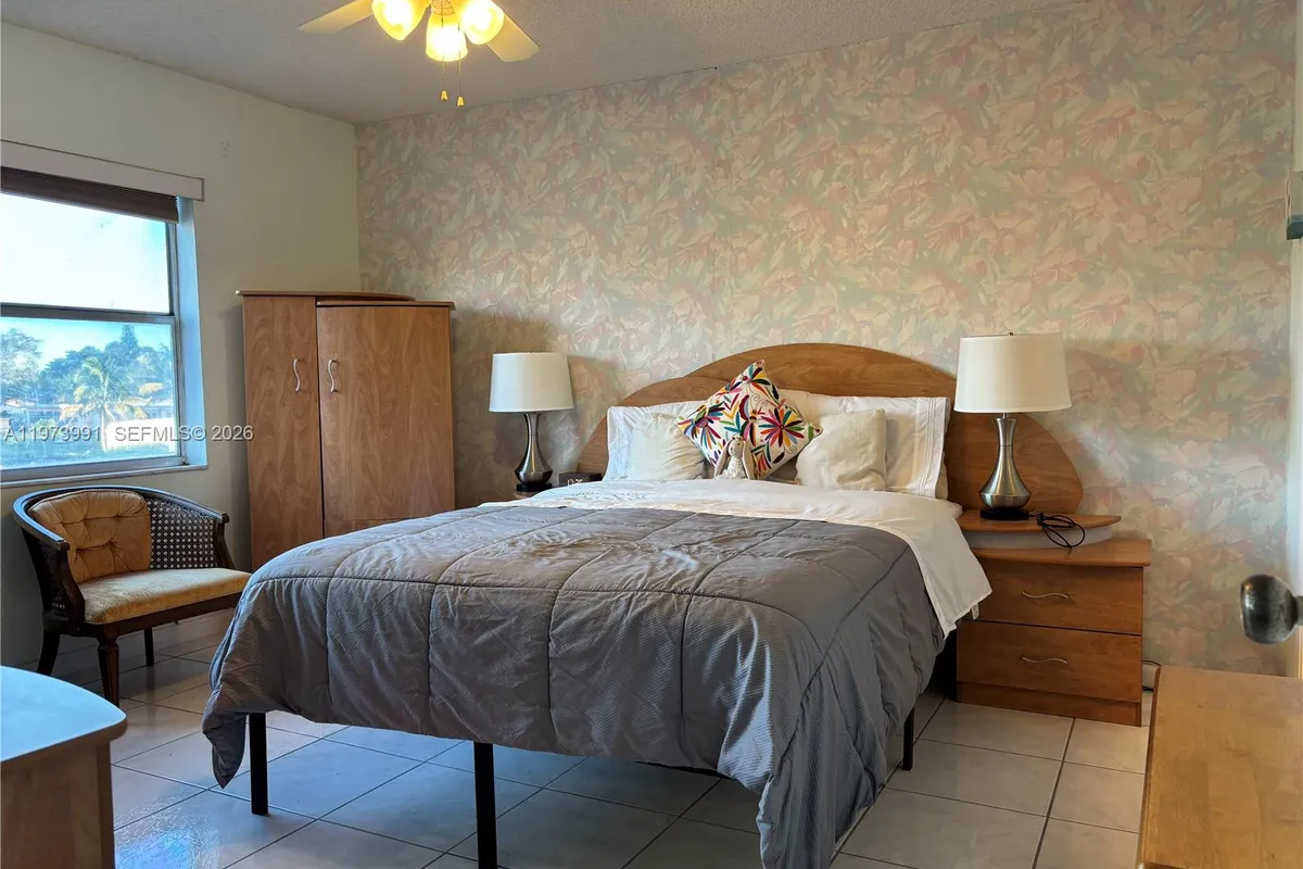 9900 Sunrise Lakes Blvd # 210, Sunrise FL 33322