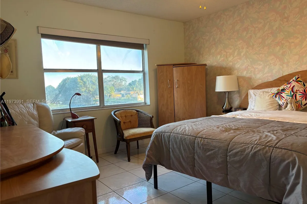 9900 Sunrise Lakes Blvd # 210, Sunrise FL 33322