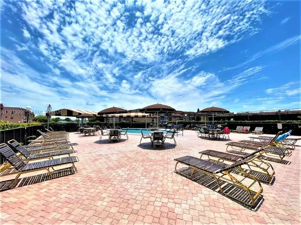 9900 Sunrise Lakes Blvd # 210, Sunrise FL 33322