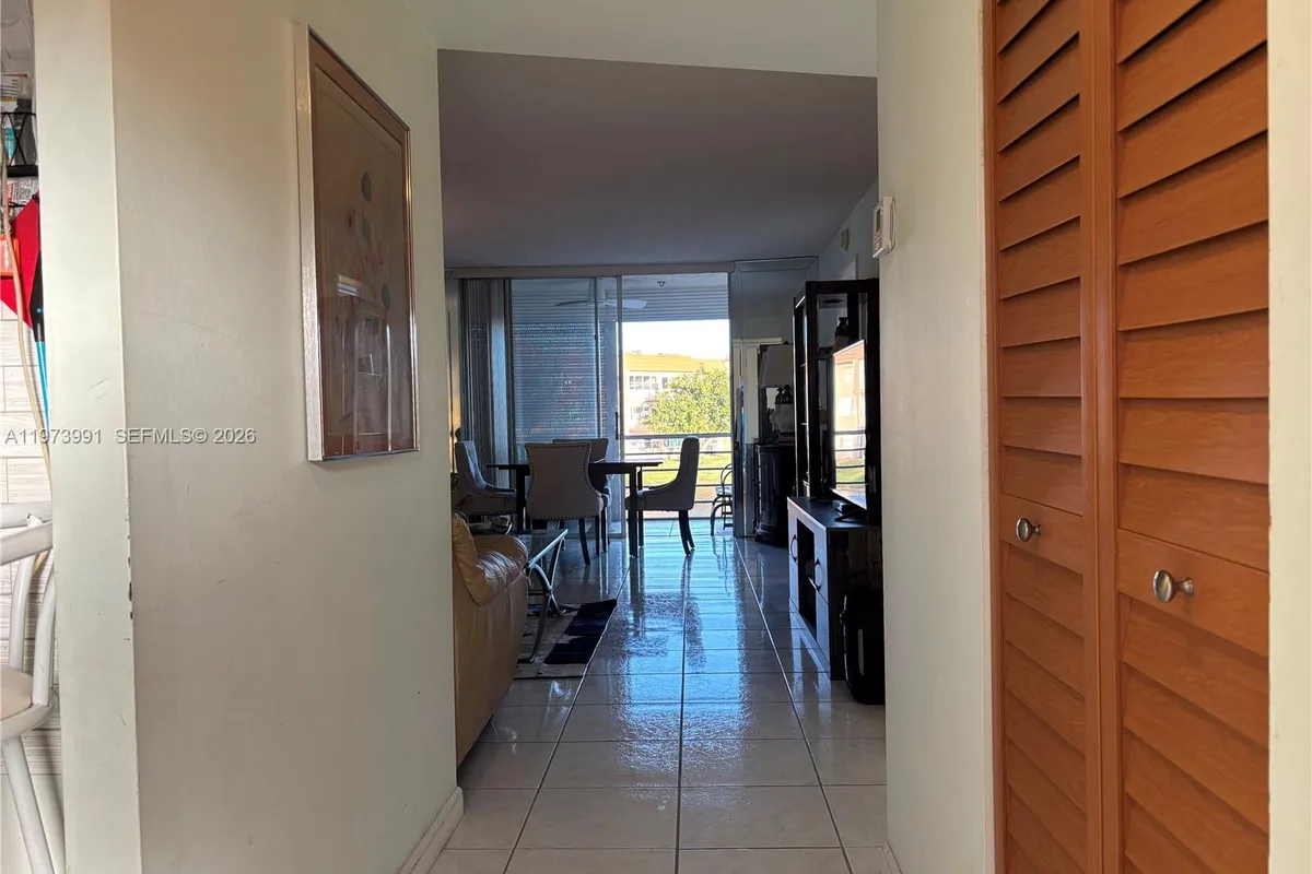 9900 Sunrise Lakes Blvd # 210, Sunrise FL 33322