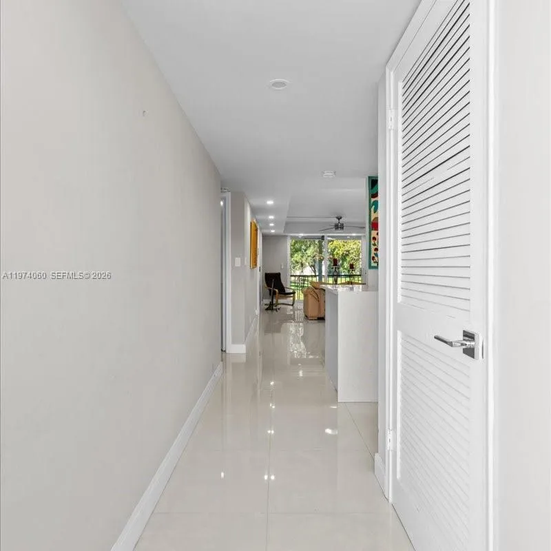 811 S Hollybrook Dr # 208, Pembroke Pines FL 33025