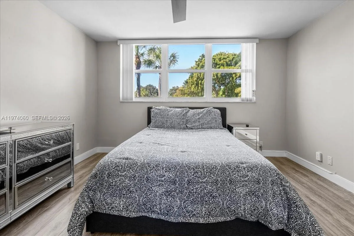 811 S Hollybrook Dr # 208, Pembroke Pines FL 33025