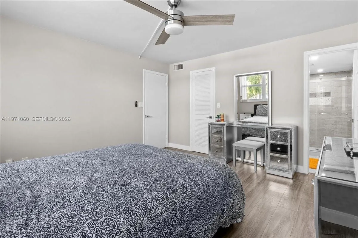 811 S Hollybrook Dr # 208, Pembroke Pines FL 33025