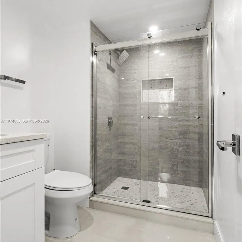 811 S Hollybrook Dr # 208, Pembroke Pines FL 33025