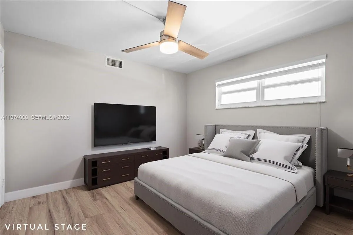 811 S Hollybrook Dr # 208, Pembroke Pines FL 33025