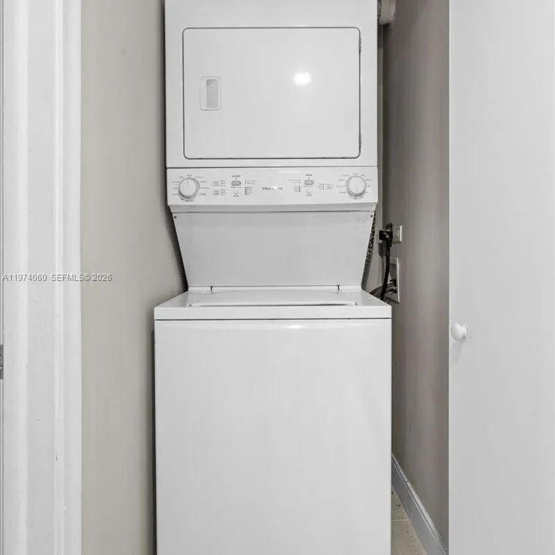 811 S Hollybrook Dr # 208, Pembroke Pines FL 33025