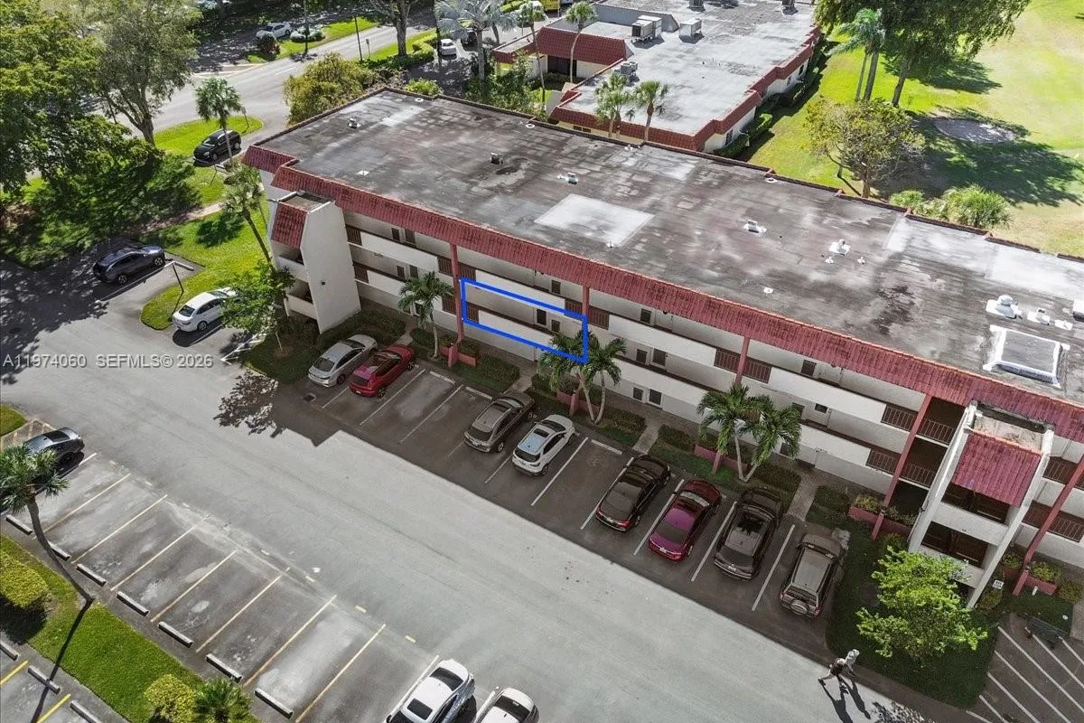 811 S Hollybrook Dr # 208, Pembroke Pines FL 33025