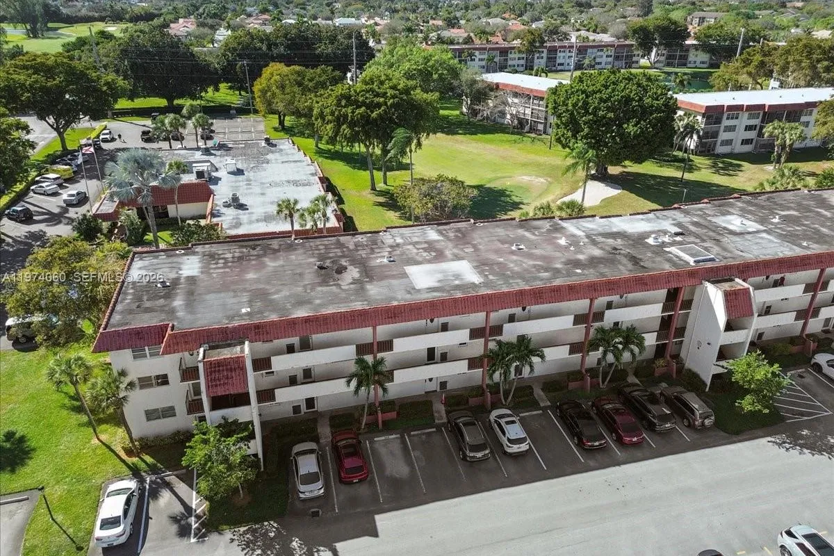 811 S Hollybrook Dr # 208, Pembroke Pines FL 33025