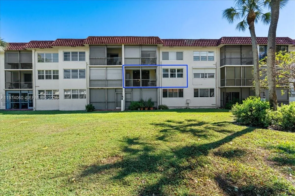 811 S Hollybrook Dr # 208, Pembroke Pines FL 33025