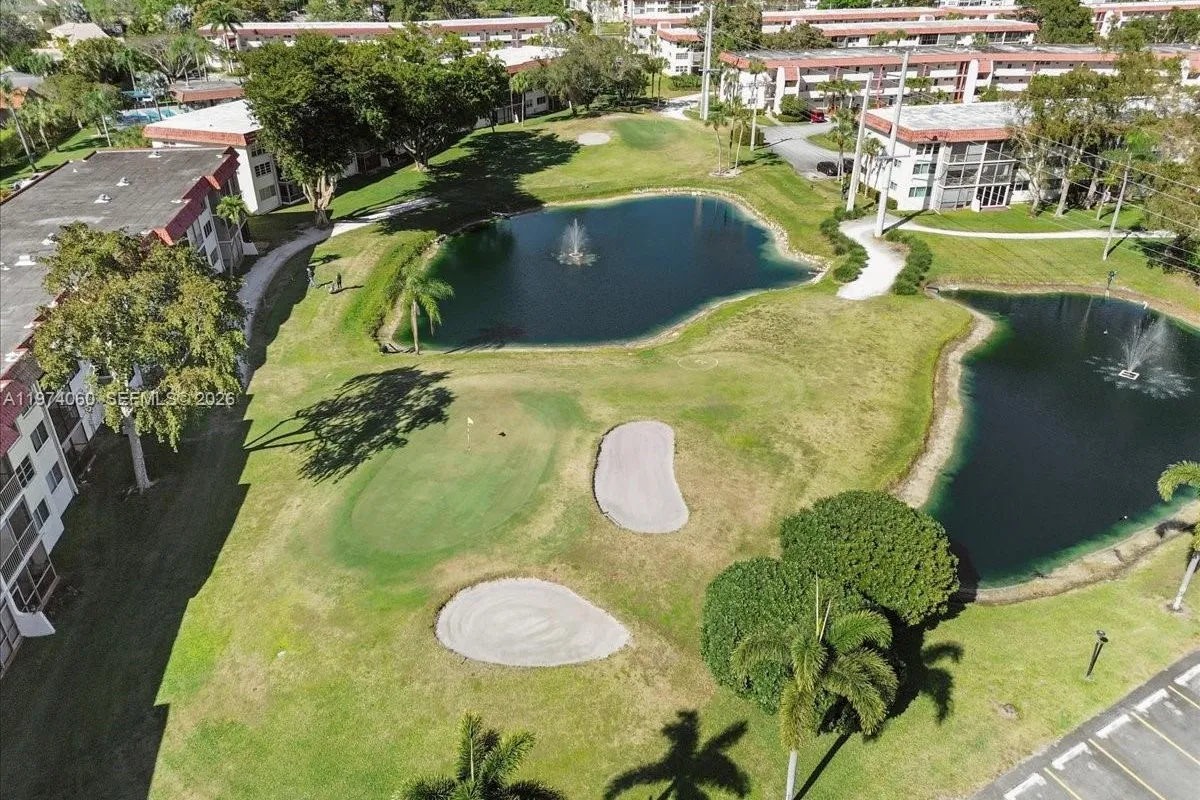 811 S Hollybrook Dr # 208, Pembroke Pines FL 33025