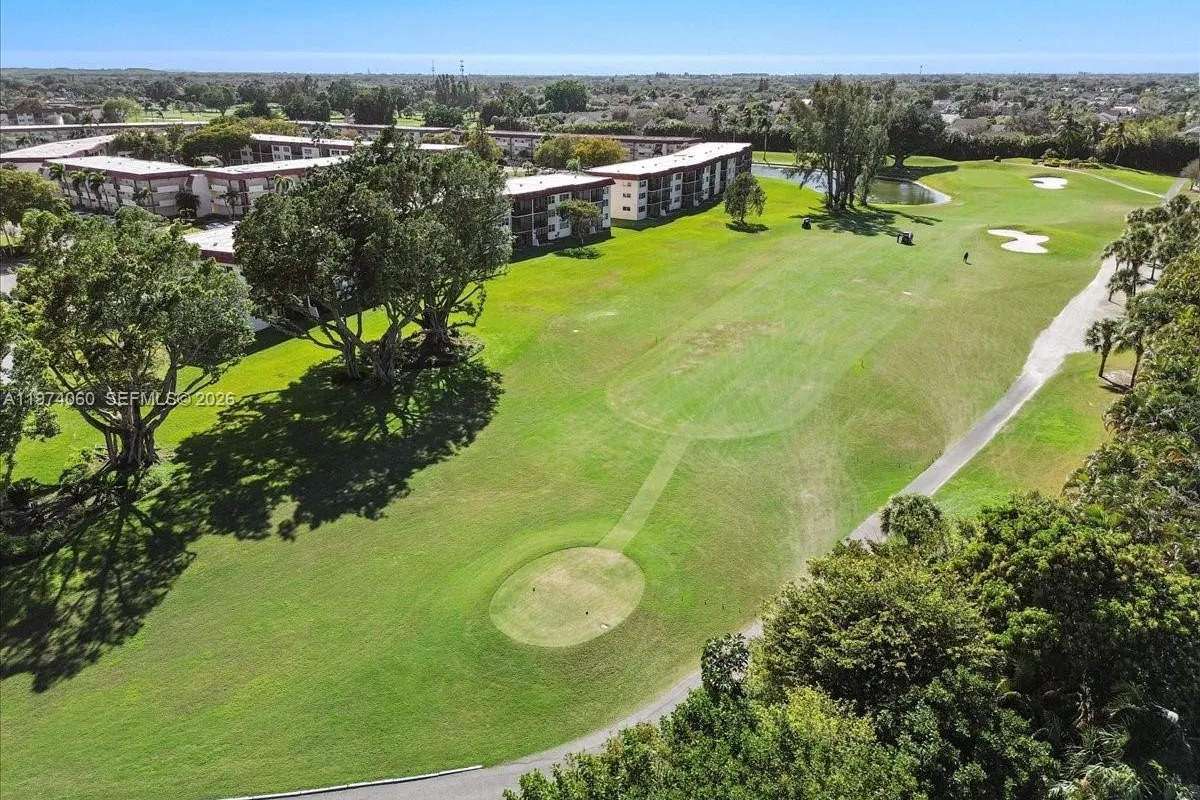 811 S Hollybrook Dr # 208, Pembroke Pines FL 33025