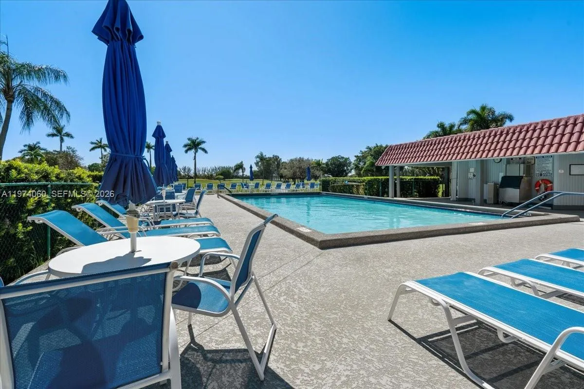 811 S Hollybrook Dr # 208, Pembroke Pines FL 33025