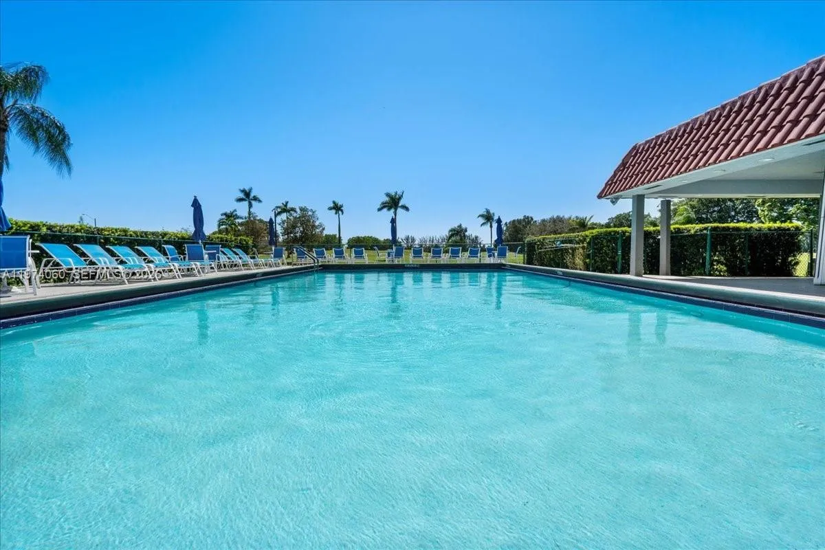 811 S Hollybrook Dr # 208, Pembroke Pines FL 33025