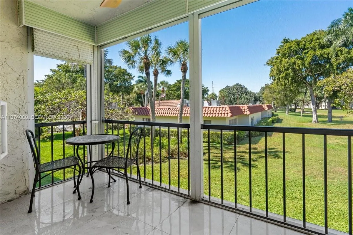 811 S Hollybrook Dr # 208, Pembroke Pines FL 33025