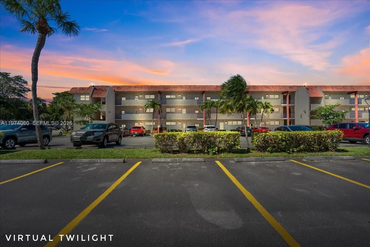 811 S Hollybrook Dr # 208, Pembroke Pines FL 33025