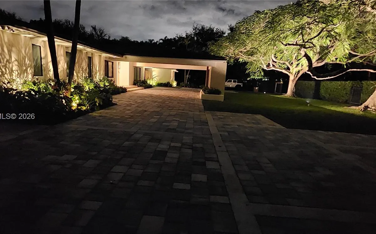 12050 SW 90th Ave, Miami FL 33176