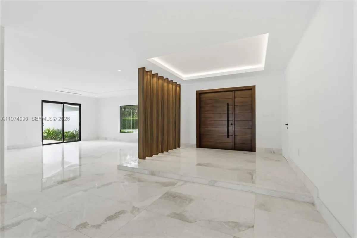 12050 SW 90th Ave, Miami FL 33176