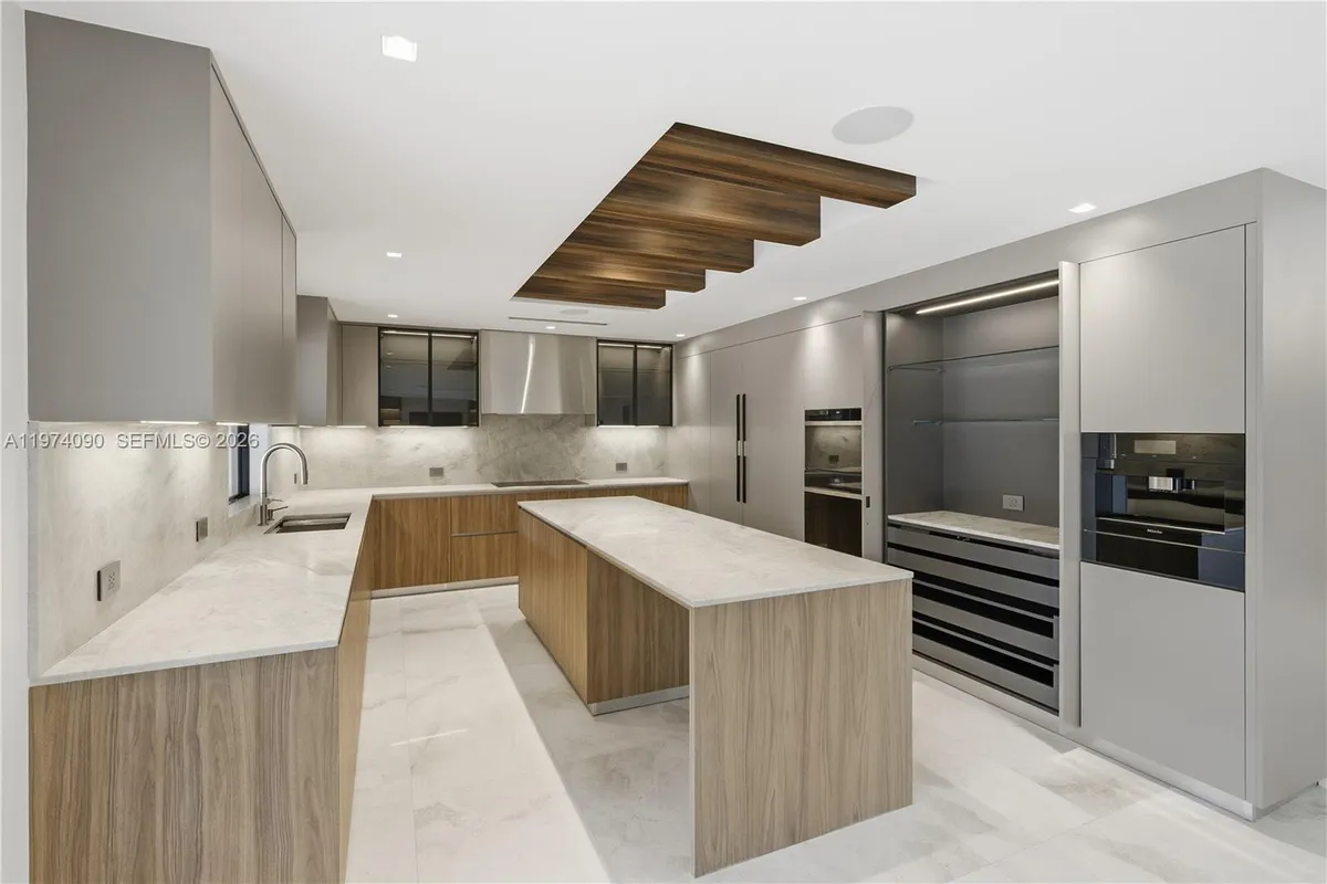 12050 SW 90th Ave, Miami FL 33176