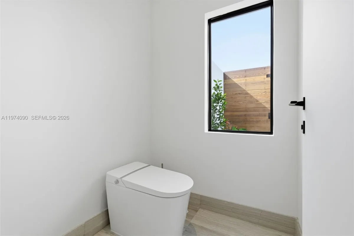 12050 SW 90th Ave, Miami FL 33176