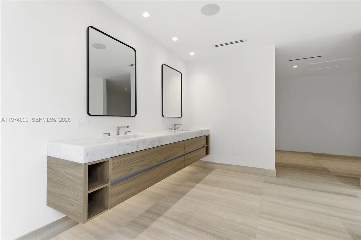 12050 SW 90th Ave, Miami FL 33176