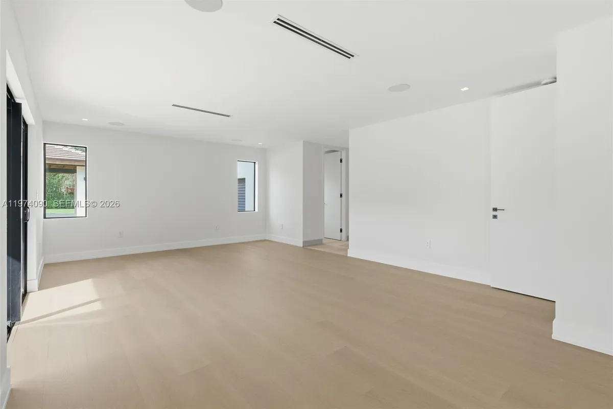 12050 SW 90th Ave, Miami FL 33176