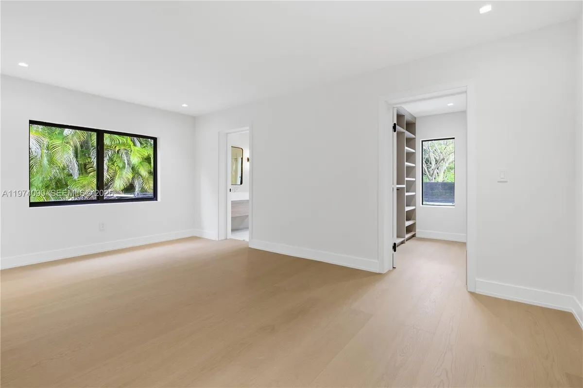 12050 SW 90th Ave, Miami FL 33176