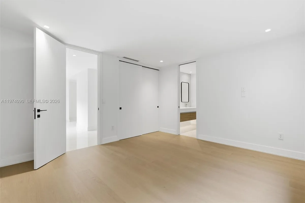 12050 SW 90th Ave, Miami FL 33176