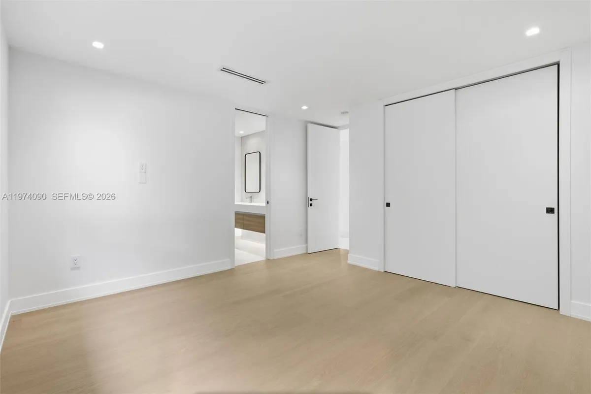 12050 SW 90th Ave, Miami FL 33176