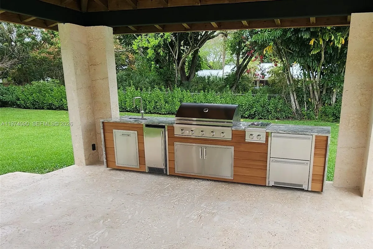 12050 SW 90th Ave, Miami FL 33176