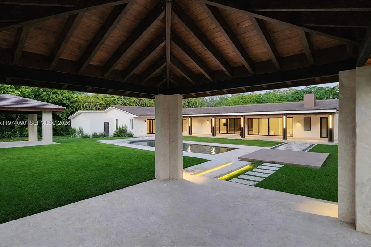 12050 SW 90th Ave, Miami FL 33176