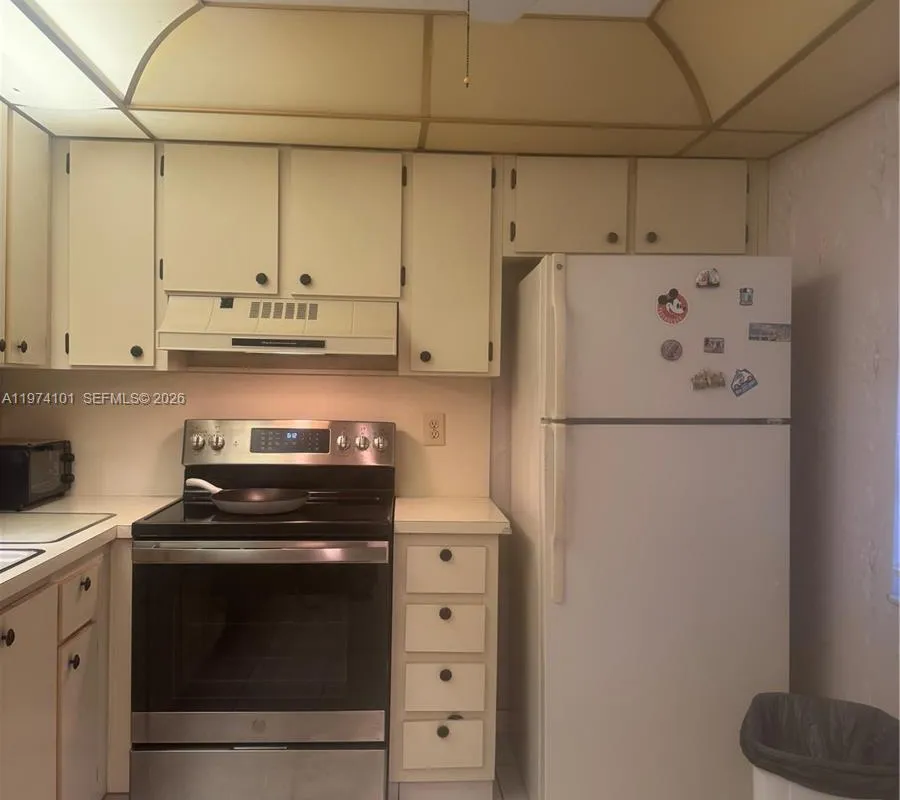 441 SE 3rd St # 505, Dania Beach FL 33004